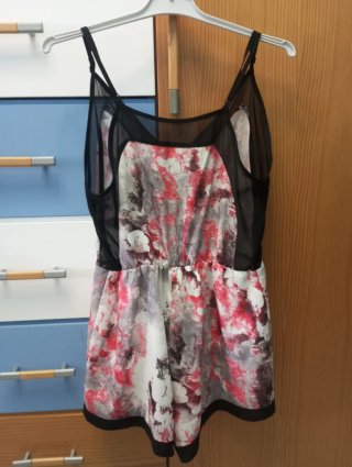 Mono corto floral veraniego elegante