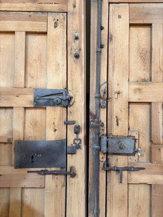 Puerta doble entrada madera maciza