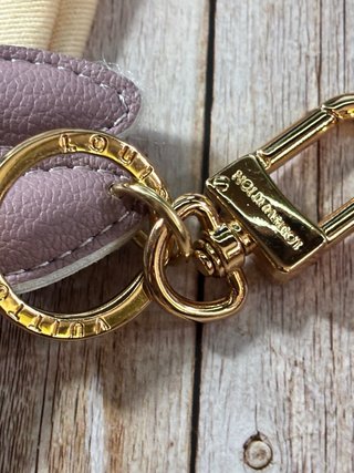 Llavero labubu louis vuitton