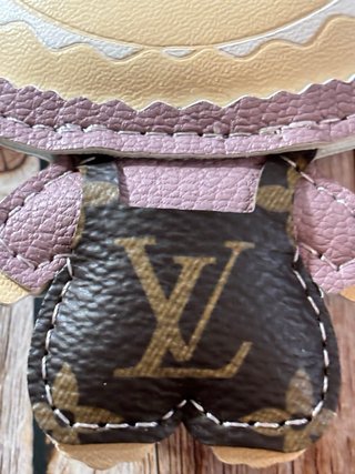 Llavero labubu louis vuitton