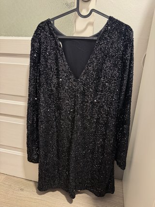 Vestido negro lentejuelas marca Springfield