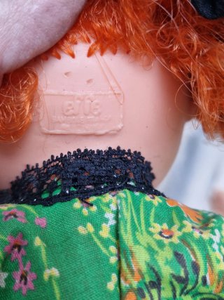 Bambola anni 80 con capelli rossi