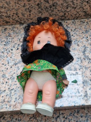 Bambola anni 80 con capelli rossi