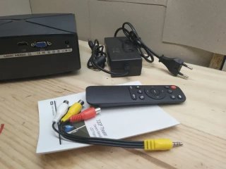 Proyector LED 720p Negro