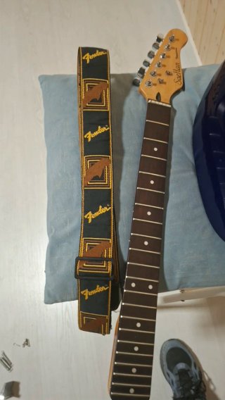 Mastil Strato + Clavijas Fender