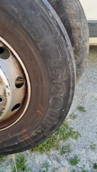 2 Ruedas delateras Camión 295/80 R22.5