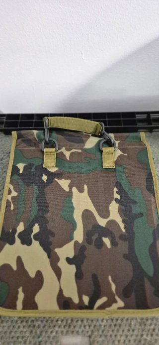 Bolsa de transporte camuflaje marca Altus.