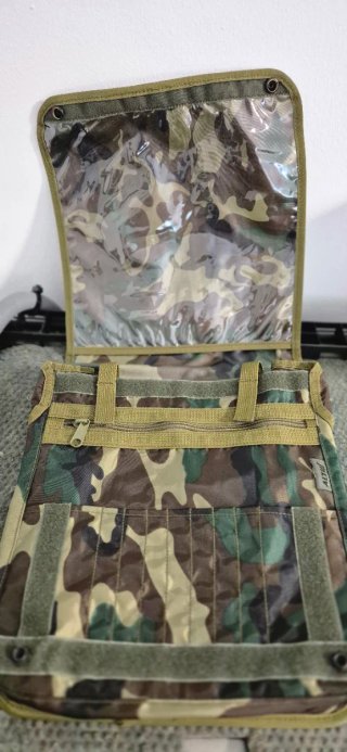 Bolsa de transporte camuflaje marca Altus.