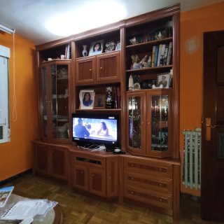 Mueble de salón madera y cristal