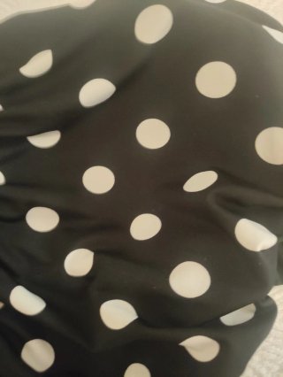 Bañador y pareo faldita lazada lunares negro y bla