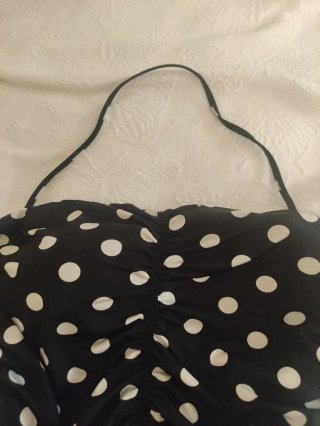 Bañador y pareo faldita lazada lunares negro y bla