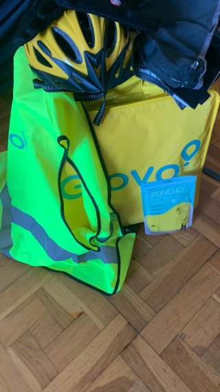 Mochila Glovo con Accesorios