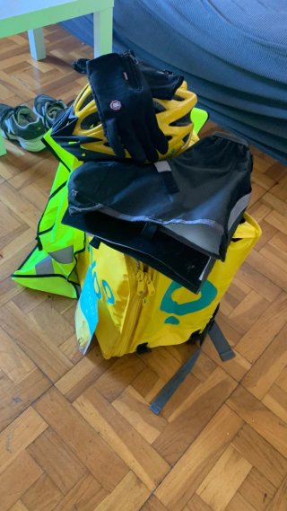 Mochila Glovo con Accesorios
