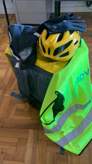 Mochila Glovo con Accesorios