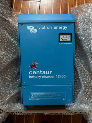 Cargador Batería Victron Centaur 12V 60A