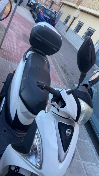 Moto SYM Symphony ST 125cc Blanca