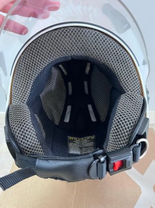 Casco de moto rosa y blanco Royale