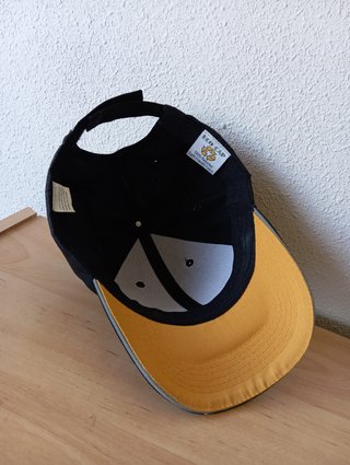 GORRA BEISBOL CON LA LETRA “I”, NUEVA NEGRA/AMARIL