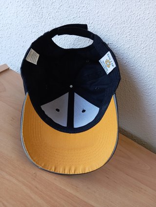 GORRA BEISBOL CON LA LETRA “I”, NUEVA NEGRA/AMARIL