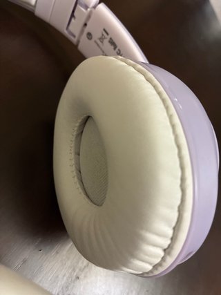 Cascos Inalambricos Over Ear Beige y Morado
