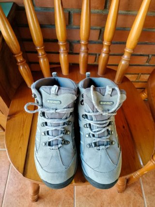 Botas de montaña HI-TEC grises