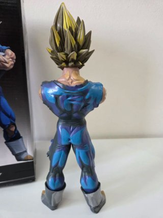 Action Figure Vegeta Super Saiyan Dragon Ball