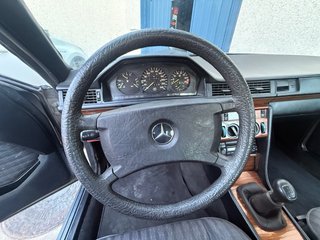 Mercedes-Benz 300 CE 1990