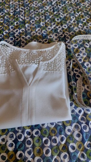 Blusa in pizzo macramé
