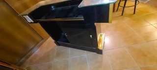 Mueble Bar Negro y Dorado con Cristal