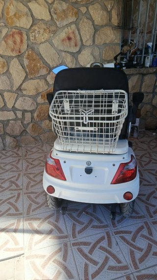 Scooter  está nueva tiene 1 semana de uso