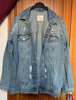Chaqueta vaquera rota Stradivarius