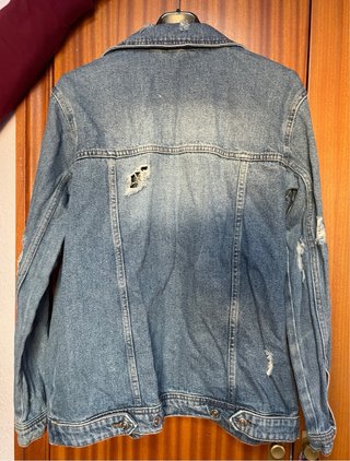 Chaqueta vaquera rota Stradivarius