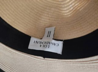 Paloma sombrero de paja