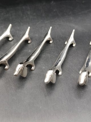Reposacubiertos metal plateado