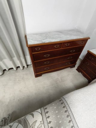 Armario de madera maciza con 5 puertas