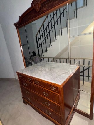 Armario de madera maciza con 5 puertas