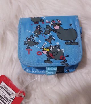 Monedero con dibujos de toros