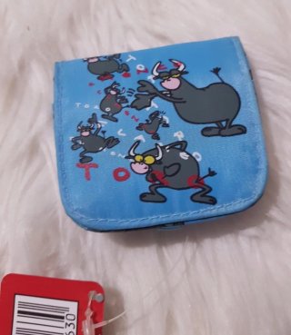 Monedero con dibujos de toros
