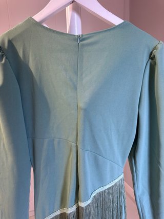 Vestido midi verde con flecos