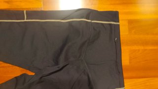 Fabletics Pantalones deportivos negros con costura