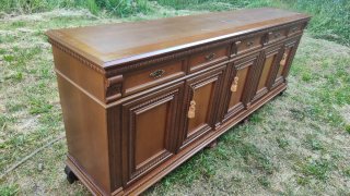 Mobile credenza in legno marrone
