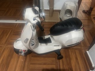 Moto Eléctrica Infantil Blanca