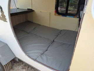 Mini caravana blanca