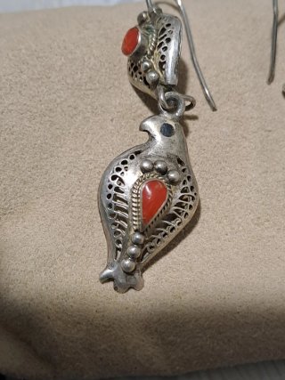 Orecchini vintage dtile berbero con corallo
