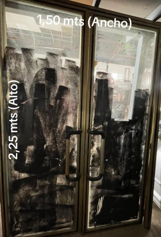 Puerta escaparate 1,50 x 2,25 mts