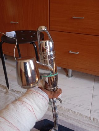 Grifo de cocina plateado