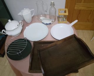 Lote menaje cocina: sopera, ollas, sartenes