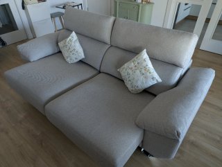 Sofá gris 4 plazas extensible