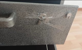 Cajonera de oficina metálica
