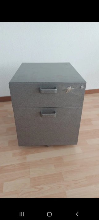 Cajonera de oficina metálica